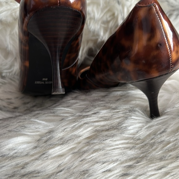NINE WEST shiny tortoise-print heel! - Picture 7 of 11